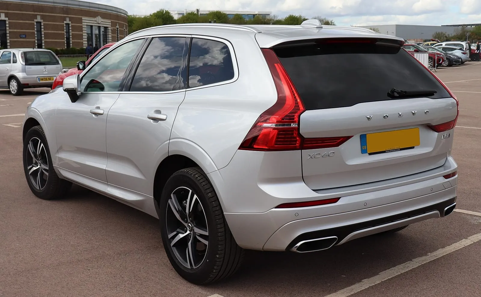 Volvo XC60 D4 AWD R-Design Geartronic – poza 2