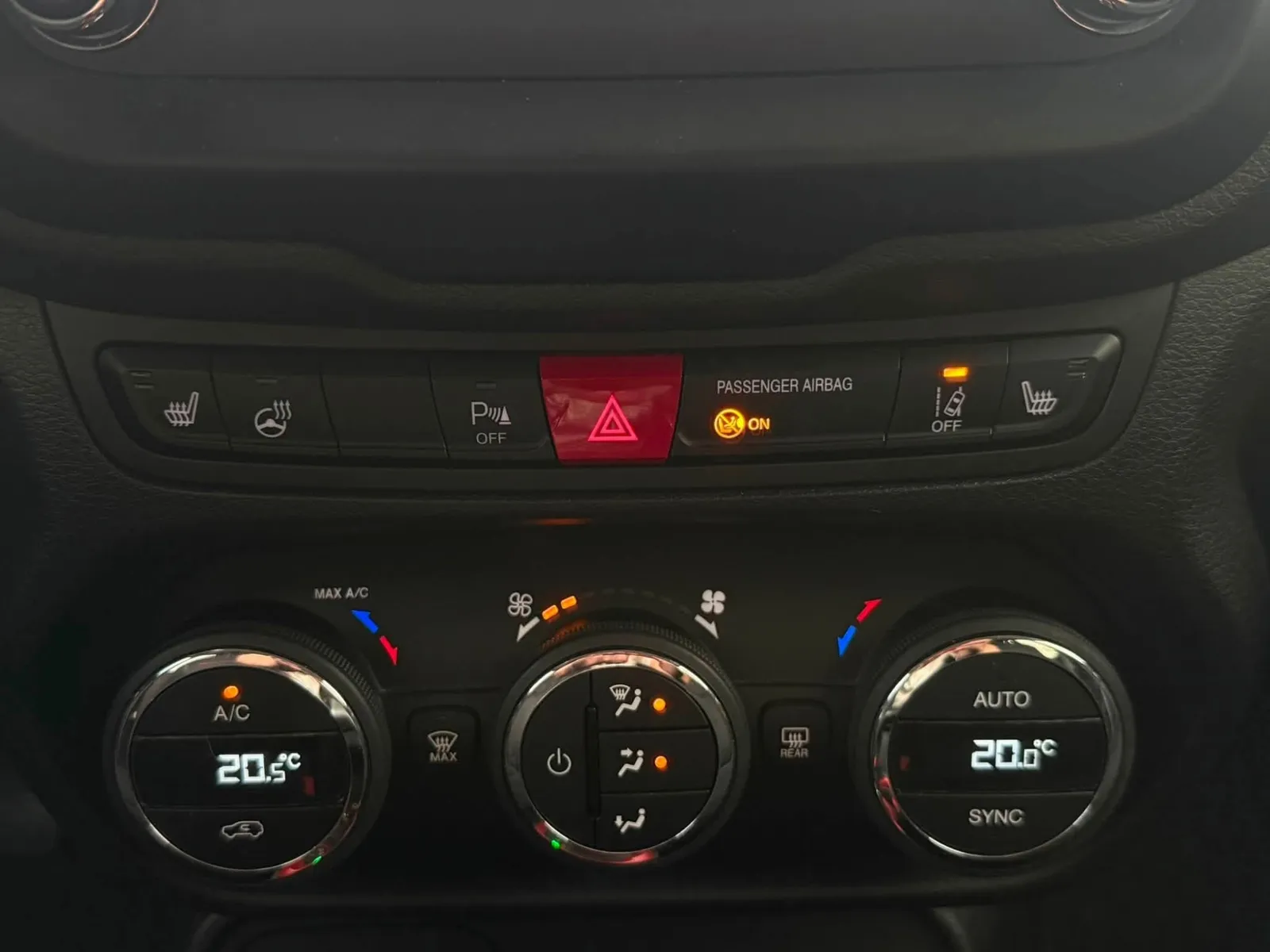 Jeep Renegade TrailHawk | Cutie-Automata | 4x4 | Euro 6 – poza 17
