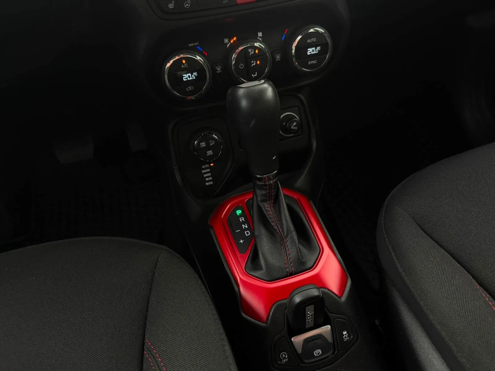 Jeep Renegade TrailHawk | Cutie-Automata | 4x4 | Euro 6 – poza 16