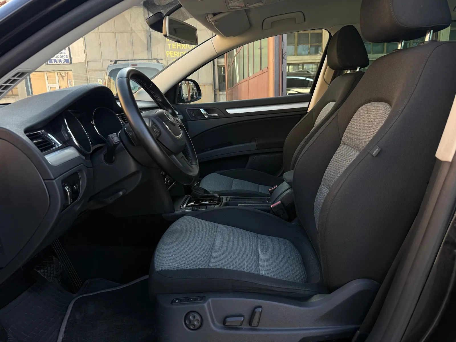 Skoda Superb 2.0 TDi | 140 Cp | DSG | 2013 – poza 12