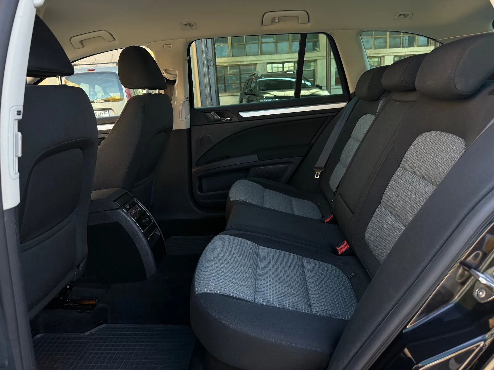 Skoda Superb 2.0 TDi | 140 Cp | DSG | 2013 – poza 13