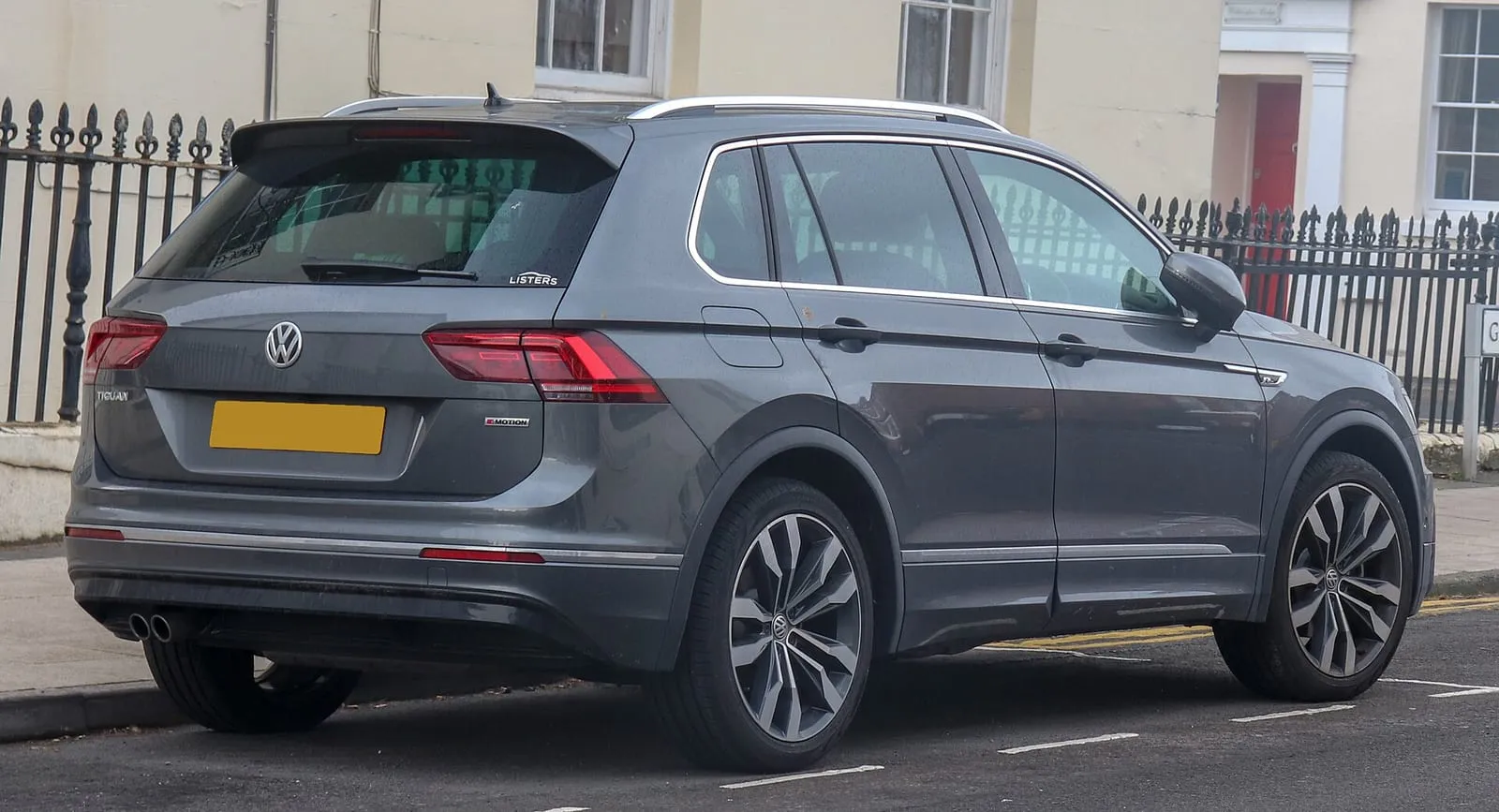 Volkswagen Tiguan 2.0 TDI 4Motion R-Line DSG – poza 2